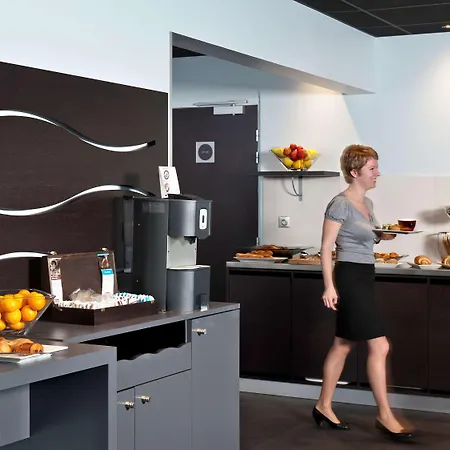 Mercure Paris Quai De Seine Hotel 4*