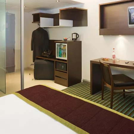 Mercure Paris Quai De Seine Hotel