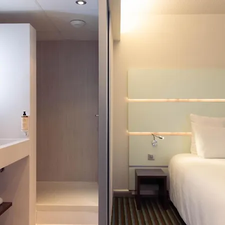Hotel Mercure Paris Quai De Seine 4*