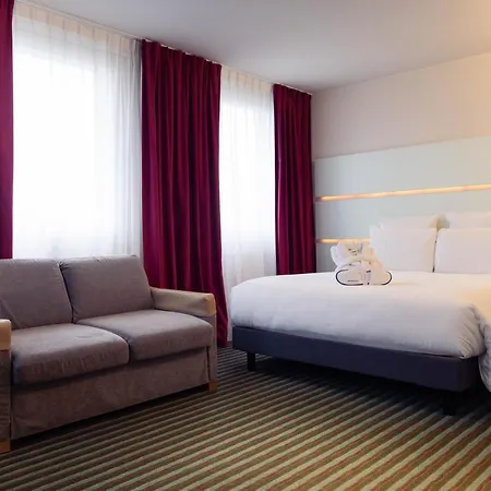 Hotel Mercure Paris Quai De Seine 4*