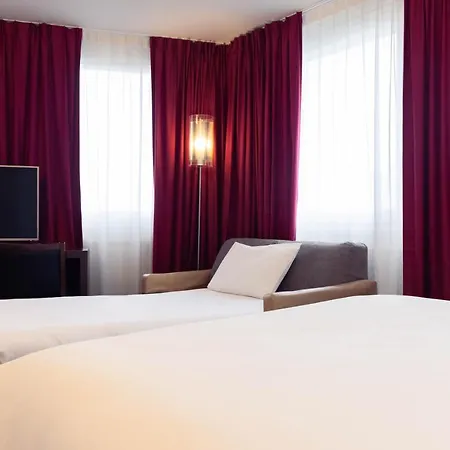 Mercure Paris Quai De Seine Hotel