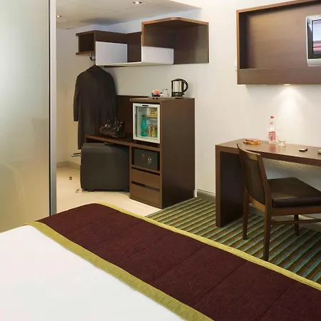Hotell Mercure Paris Quai De Seine 4*