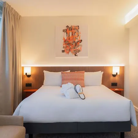 Hotel Mercure Paris Quai De Seine 4*