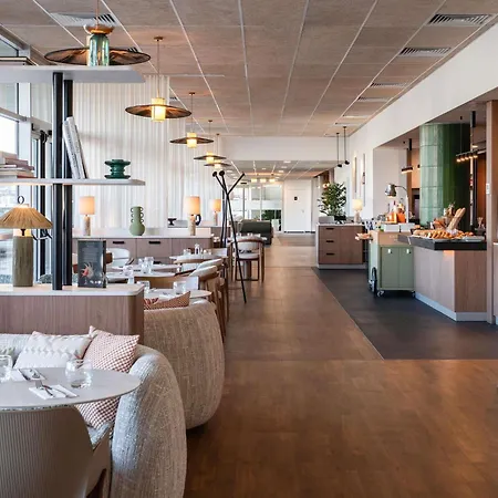 Hotell Mercure Paris Quai De Seine 4*