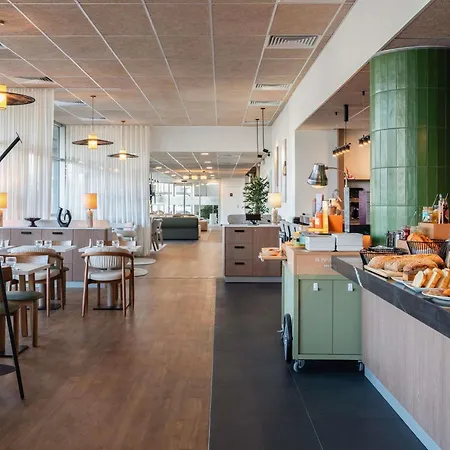 Mercure Paris Quai De Seine 4*