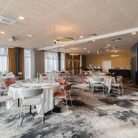 Hotel Mercure Paris Quai De Seine 4*