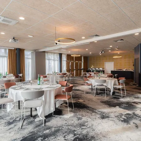 Mercure Paris Quai De Seine فندق 4*